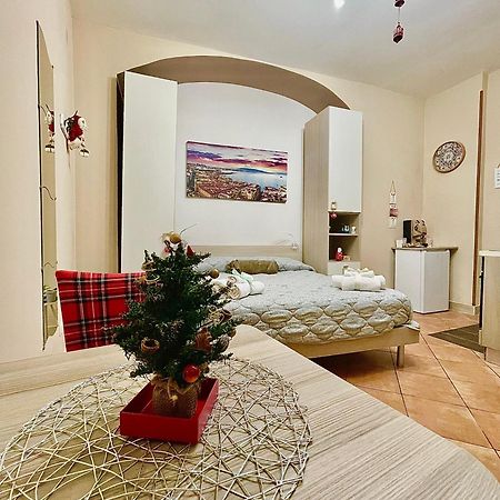 Materday Apartment Naples Luaran gambar